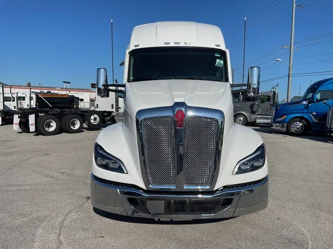 2025 Kenworth T680