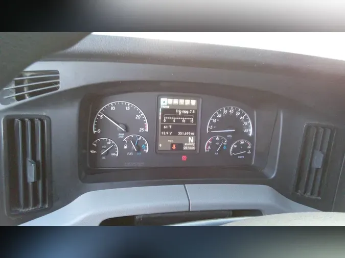 2021 Freightliner Cascadia 126