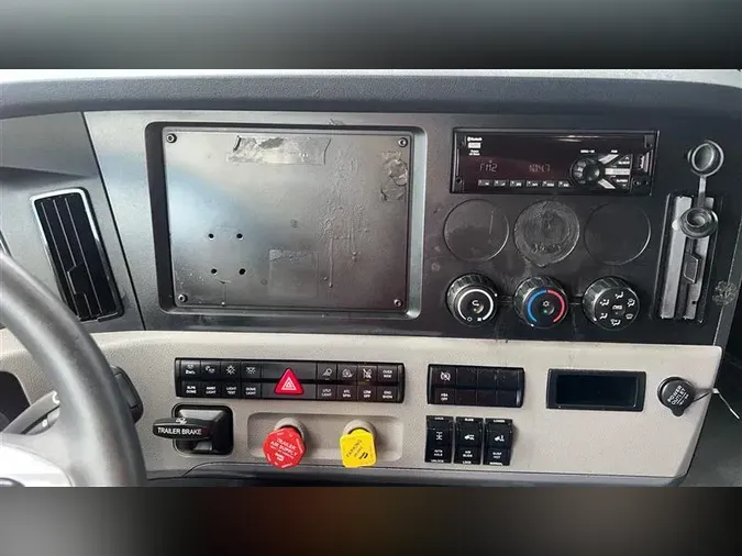 2021 FREIGHTLINER CA126