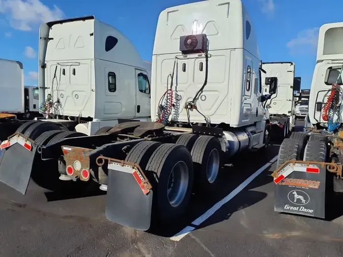 2020 FREIGHTLINER/MERCEDES CASCADIA 125