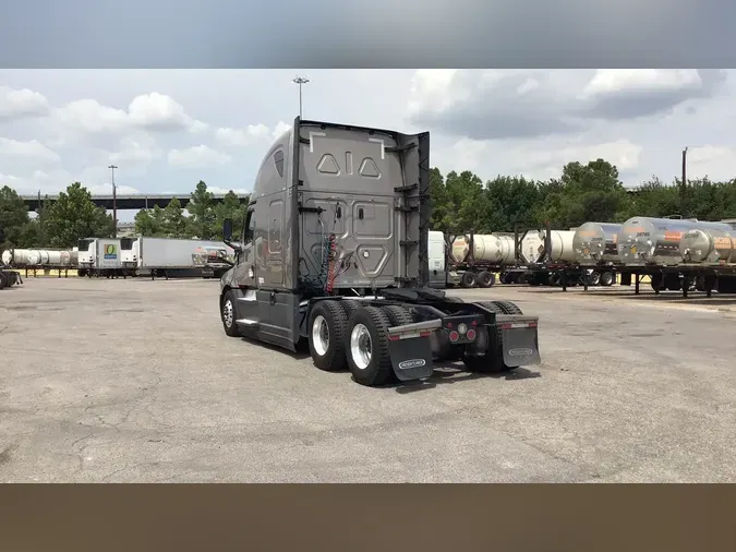 2024 Freightliner Cascadia 126