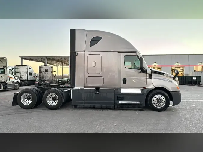 2024 Freightliner Cascadia 126