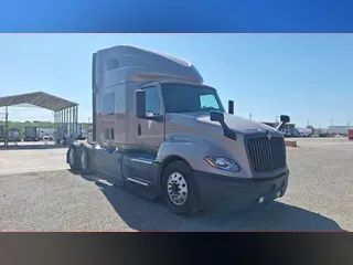 2022 International LT