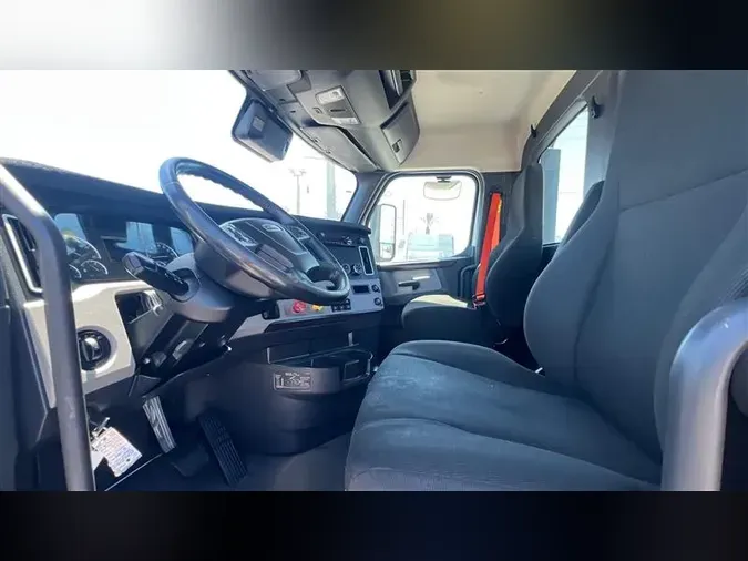 2020 FREIGHTLINER CA126