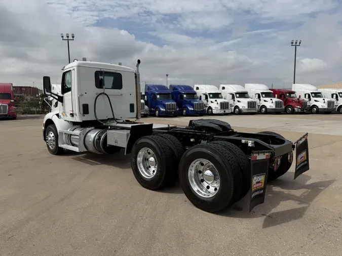 2020 Peterbilt 579d9c6f9ff914eba97406a49449de4f431