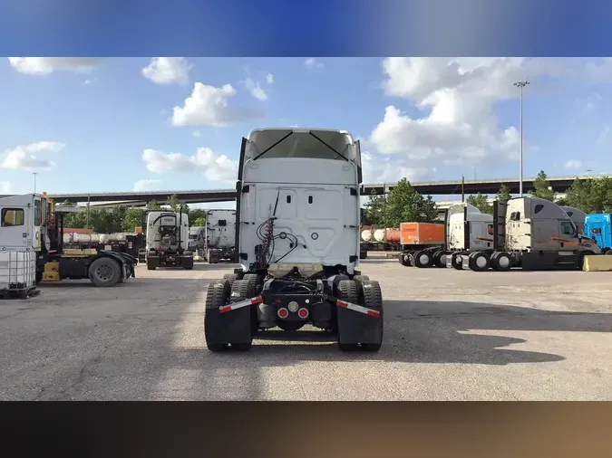 2020 Freightliner Cascadia