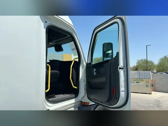 2023 Freightliner Cascadia 126