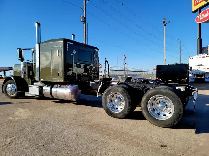 2023 Peterbilt 389