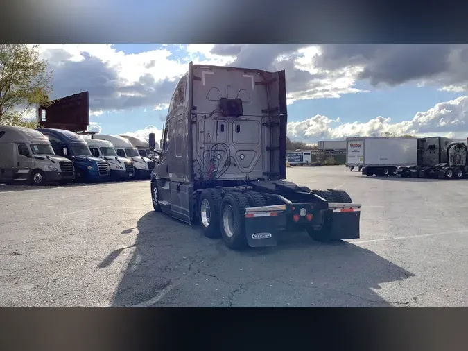 2021 Freightliner Cascadia 126d9ccb1d5e6c847acda11e44ce4cb27df