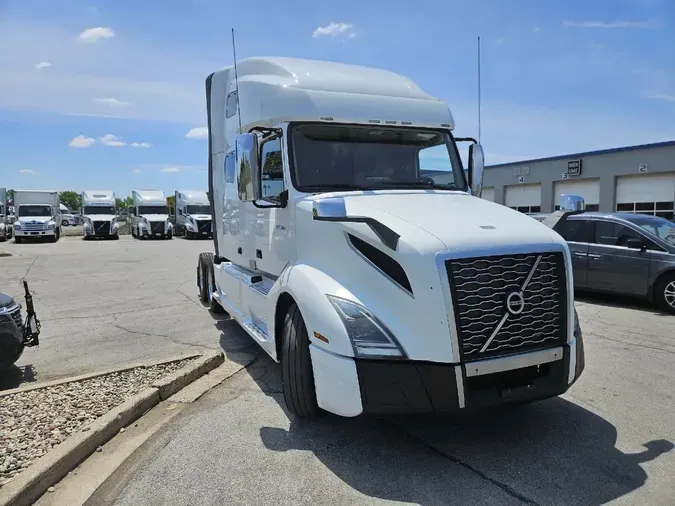 2020 VOLVO VNL64T760