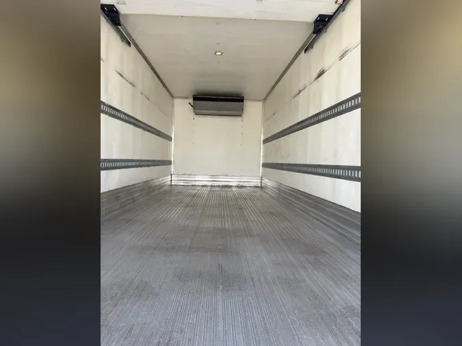 2019 FREIGHTLINER/MERCEDES M2 106