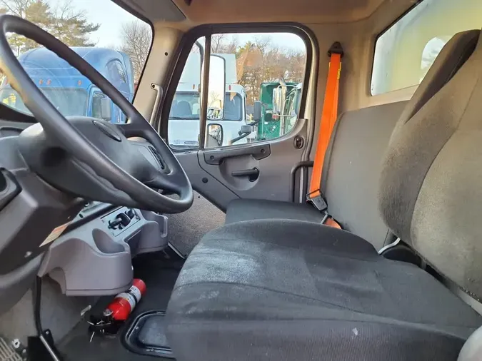 2020 FREIGHTLINER/MERCEDES M2 106