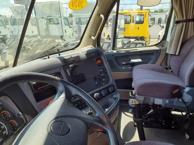 2020 FREIGHTLINER CASCADIA 113" DAYCAB