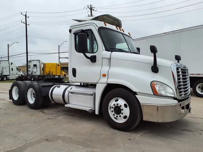 2019 FREIGHTLINER/MERCEDES CASCADIA 125