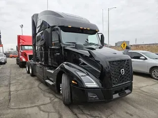 2023 VOLVO VNL64T860