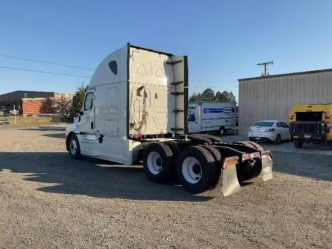 2018 Freightliner T12664ST