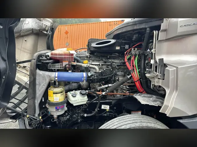 2023 Freightliner Cascadia 126