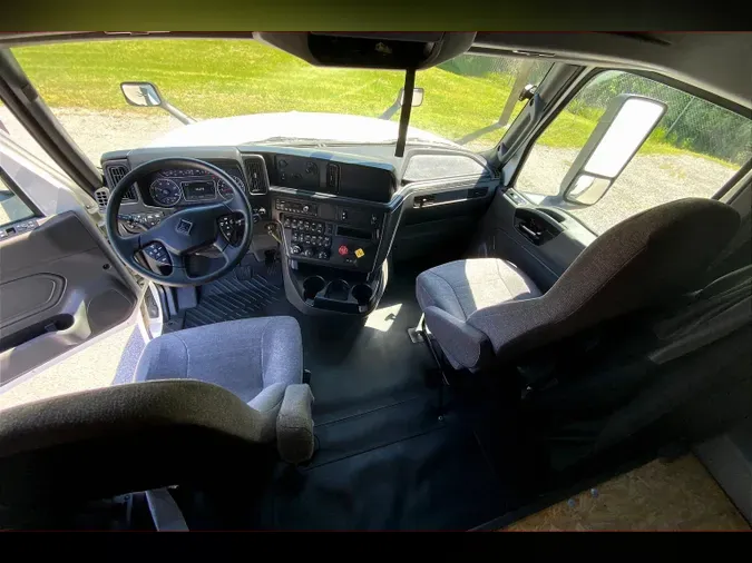 2022 INT LT625 6x4