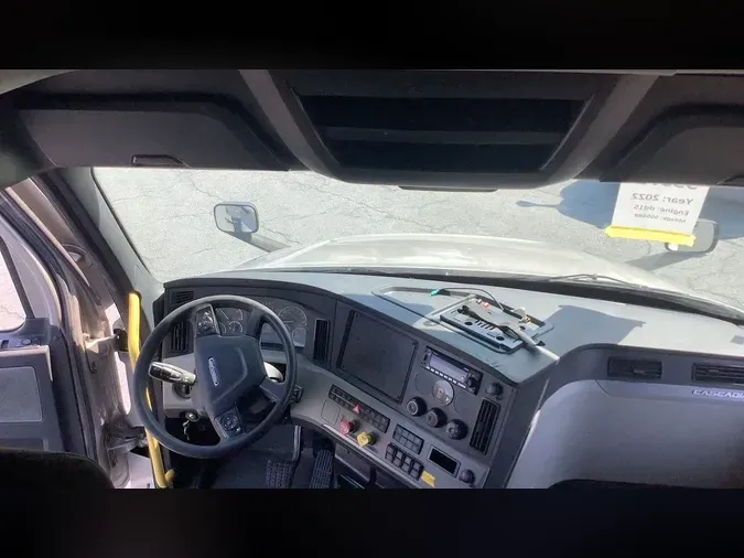2022 Freightliner Cascadia 126