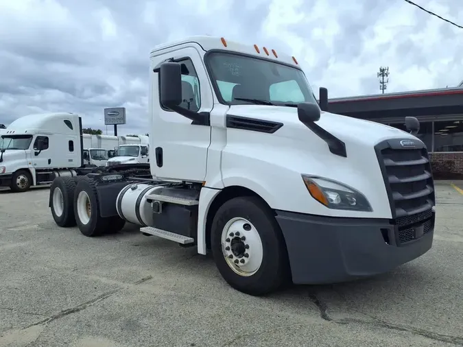 2019 FREIGHTLINER NEW CASCADIA 126