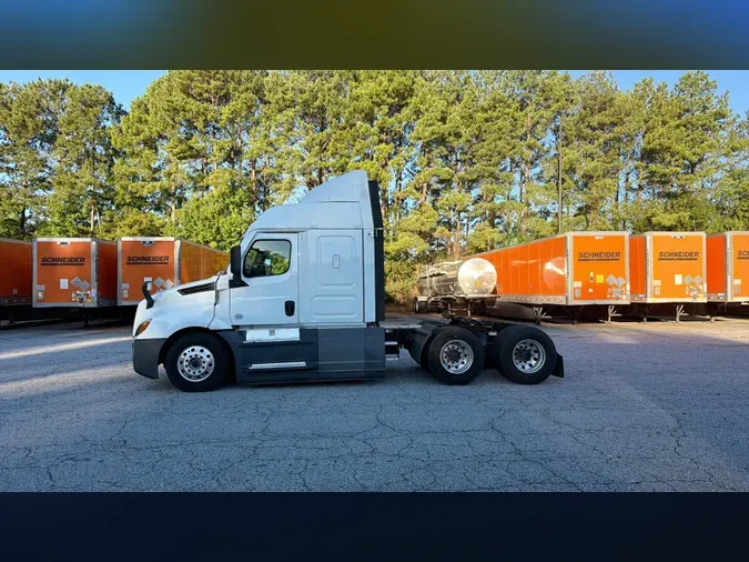 2021 Freightliner Cascadia 126