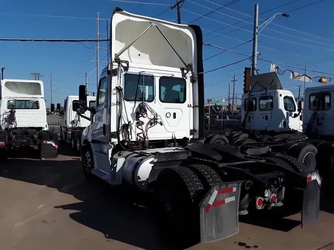 2020 FREIGHTLINER/MERCEDES NEW CASCADIA 116