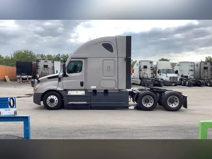 2023 Freightliner Cascadia