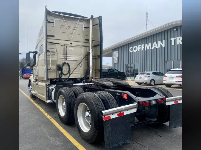 2019 VOLVO 760