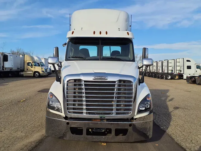 2016 FREIGHTLINER/MERCEDES CASCADIA 125