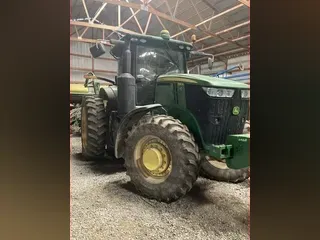 2015 John Deere 7210R