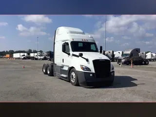 2020 Freightliner Cascadia 126