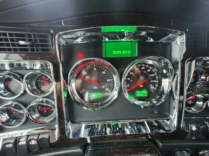 2022 KENWORTH W900