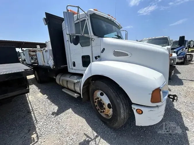 2007 KENWORTH T300