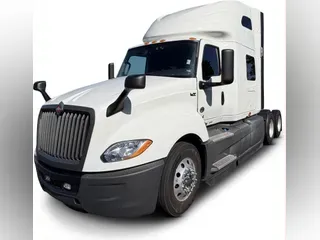 2022 International LT625