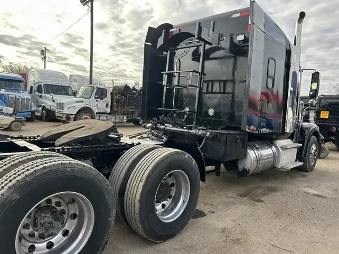 2019 FREIGHTLINER CORONADO 122
