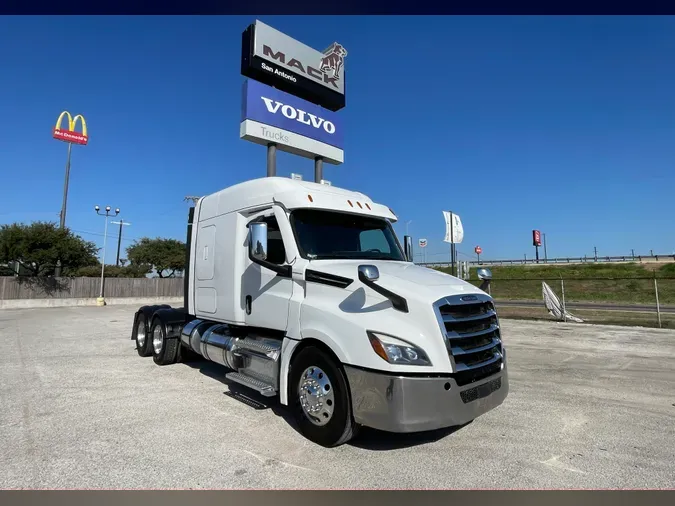 2021 FREIGHTLINER CASCADIA 126d9feaa600c5e15da089174dbe5dbc76d