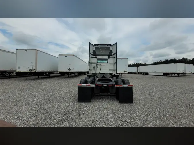2019 Volvo VNL300