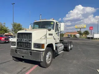 2025 MACK PI64T