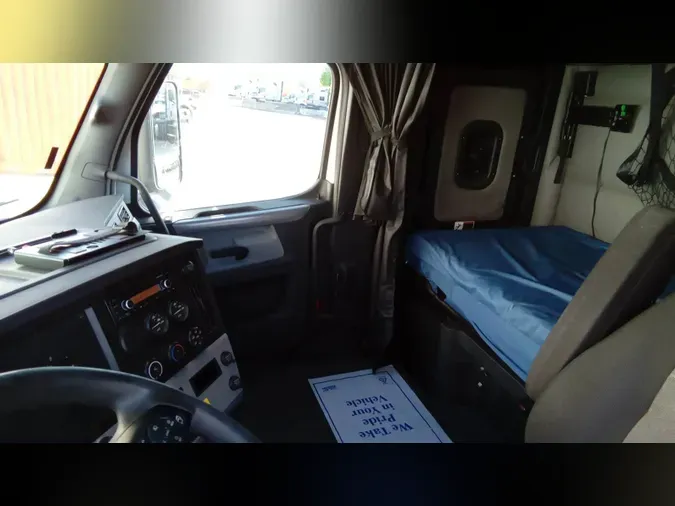 2021 Freightliner Cascadia 126