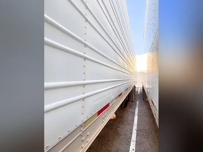 2005 UTILITY VS2RAda05c2a3179d2066dab42636a05845f4