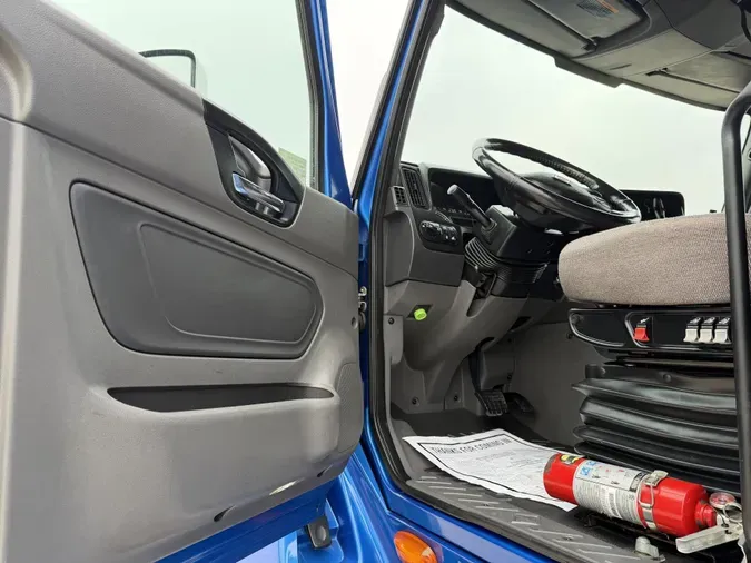 2022 International LT625