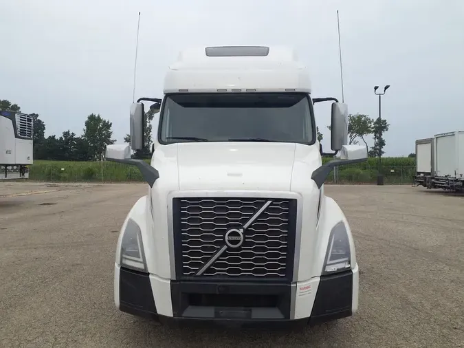 2020 VOLVO VNL64T-300