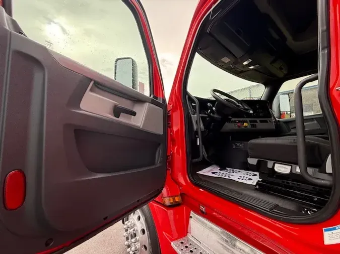 2020 FREIGHTLINER CASCADEVO1