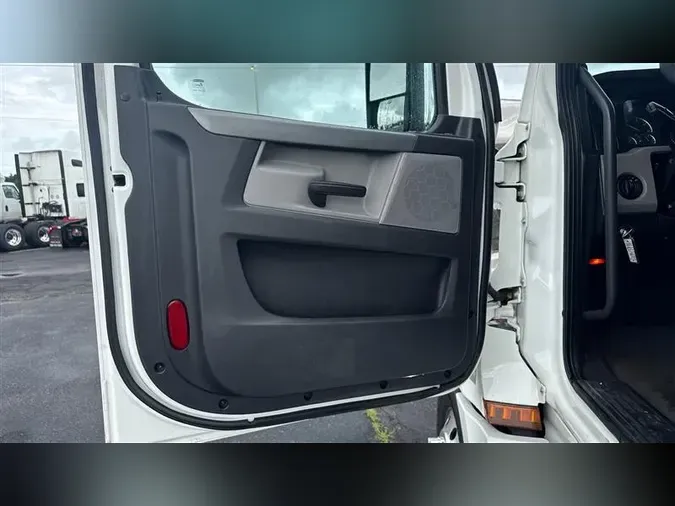 2020 FREIGHTLINER CA126