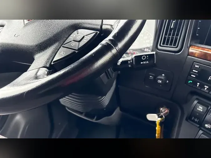 2022 INTERNATIONAL LT