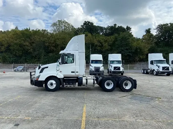 2018 Volvo VNL64300