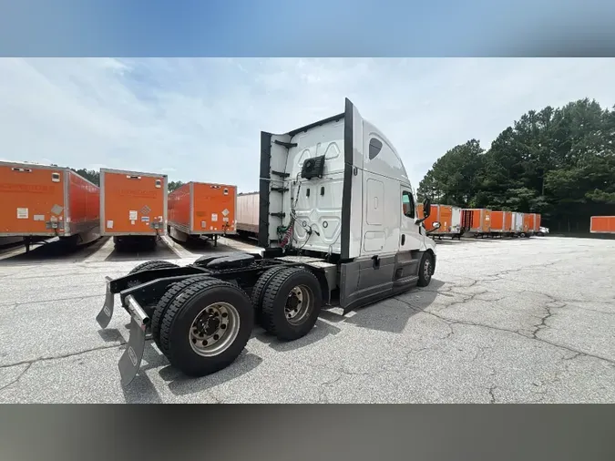 2023 Freightliner Cascadia 126