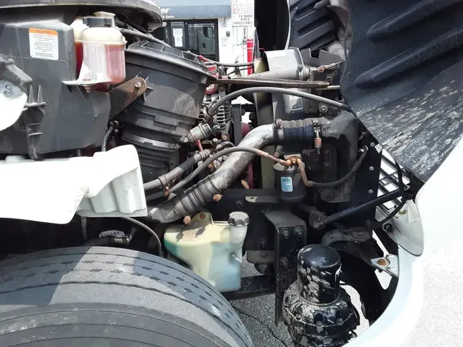 2019 FREIGHTLINER M2 106