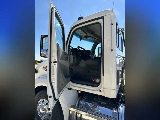 2019 PETERBILT 579