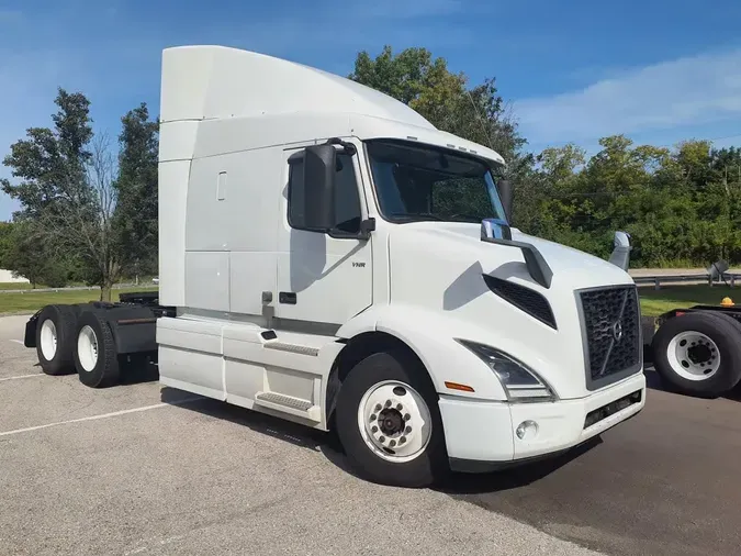 2020 VOLVO VNR64T-640